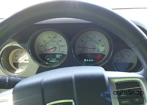 2013 Dodge Challenger Sxt z USA, uszkodzony, nr VIN 2C3CDYAG2DH693820